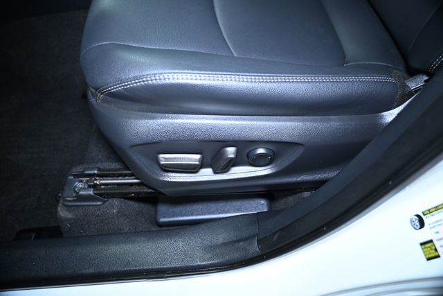 Used 2023 Toyota Corolla Cross XLE w/ Convenience Package image 27