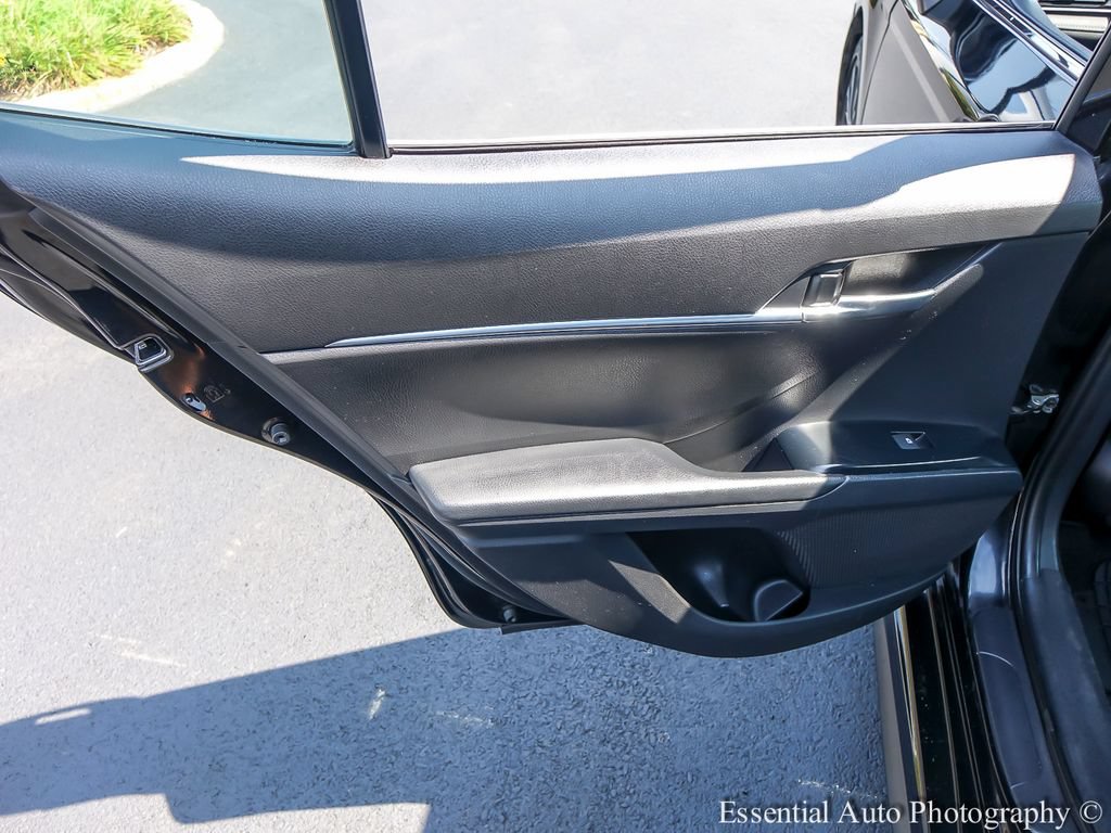 Used 2020 Toyota Camry SE FWD image 18