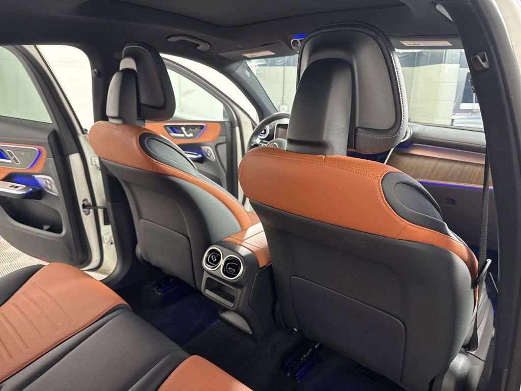 Certified 2025 Mercedes-Benz GLC 300 4MATIC image 23