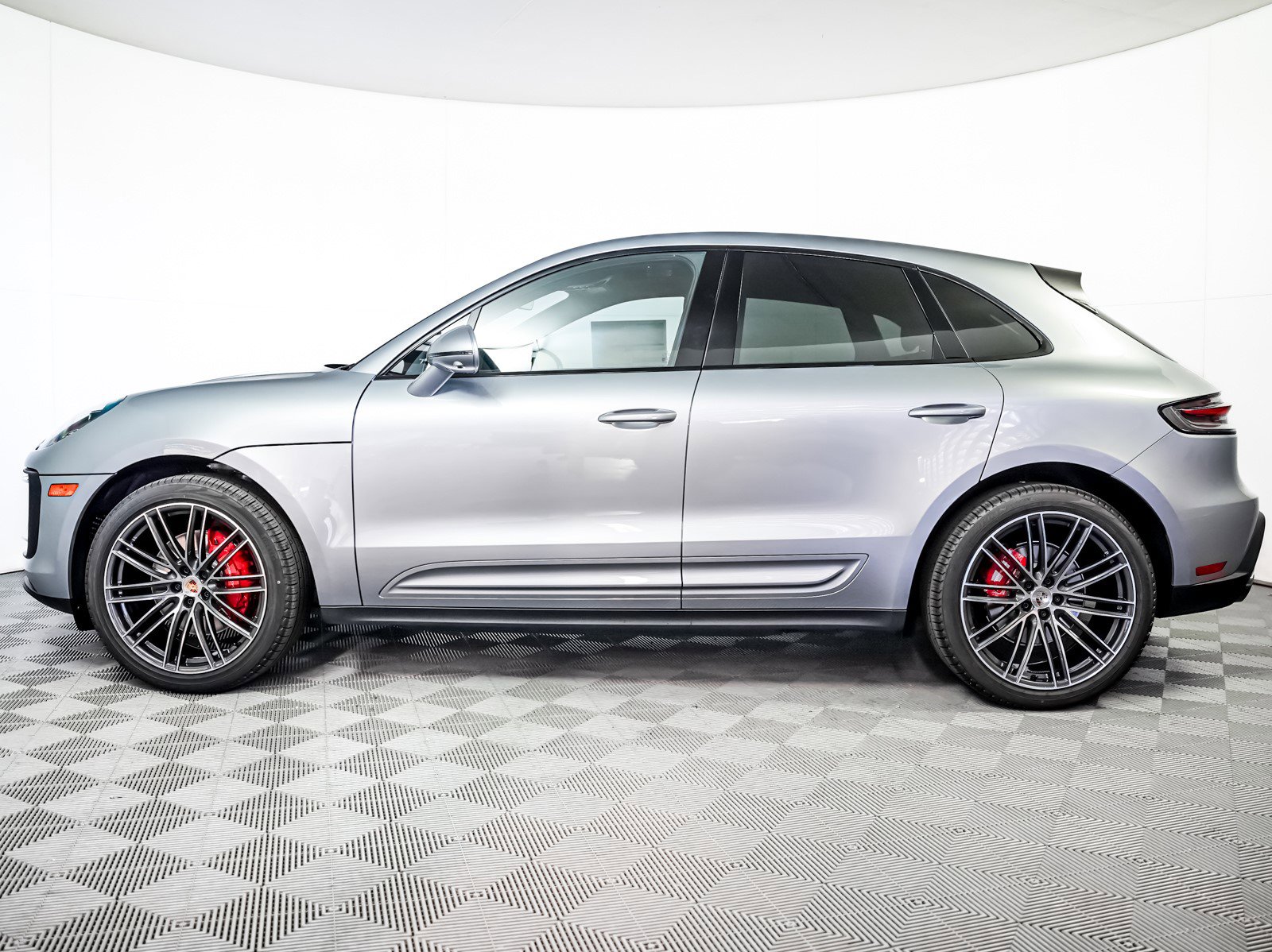 New 2026 Porsche Macan S image 2