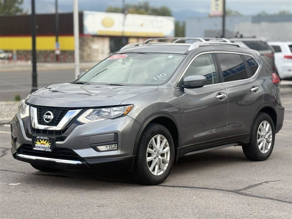 Used 2017 Nissan Rogue SV AWD/4WD image 3