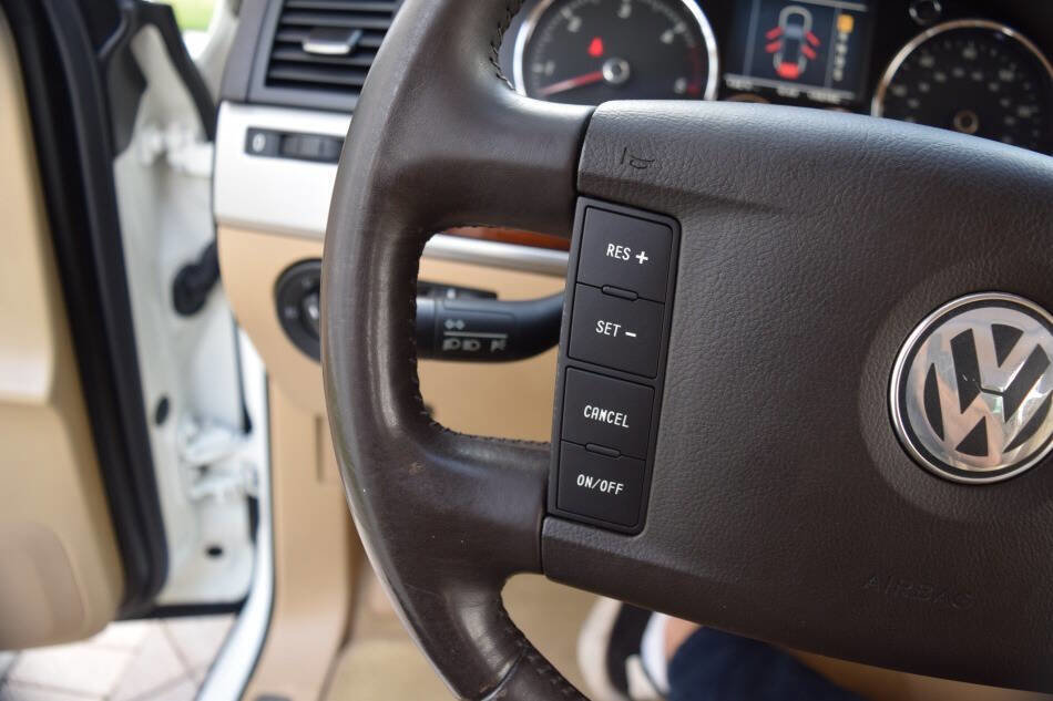 Used 2006 Volkswagen Touareg V10 TDI AWD/4WD image 65
