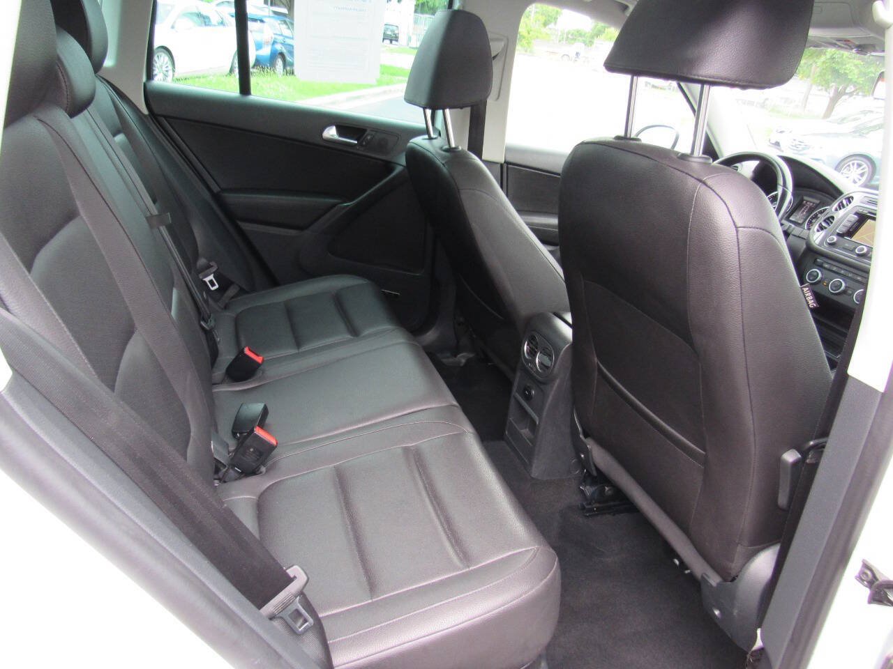Used 2015 Volkswagen Tiguan SEL AWD/4WD image 25