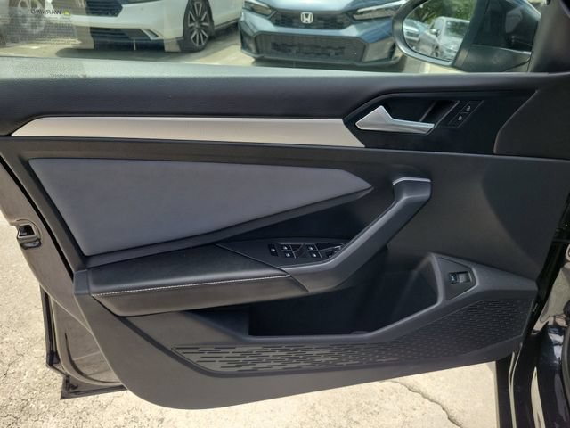 Used 2026 Volkswagen Jetta SE FWD image 12