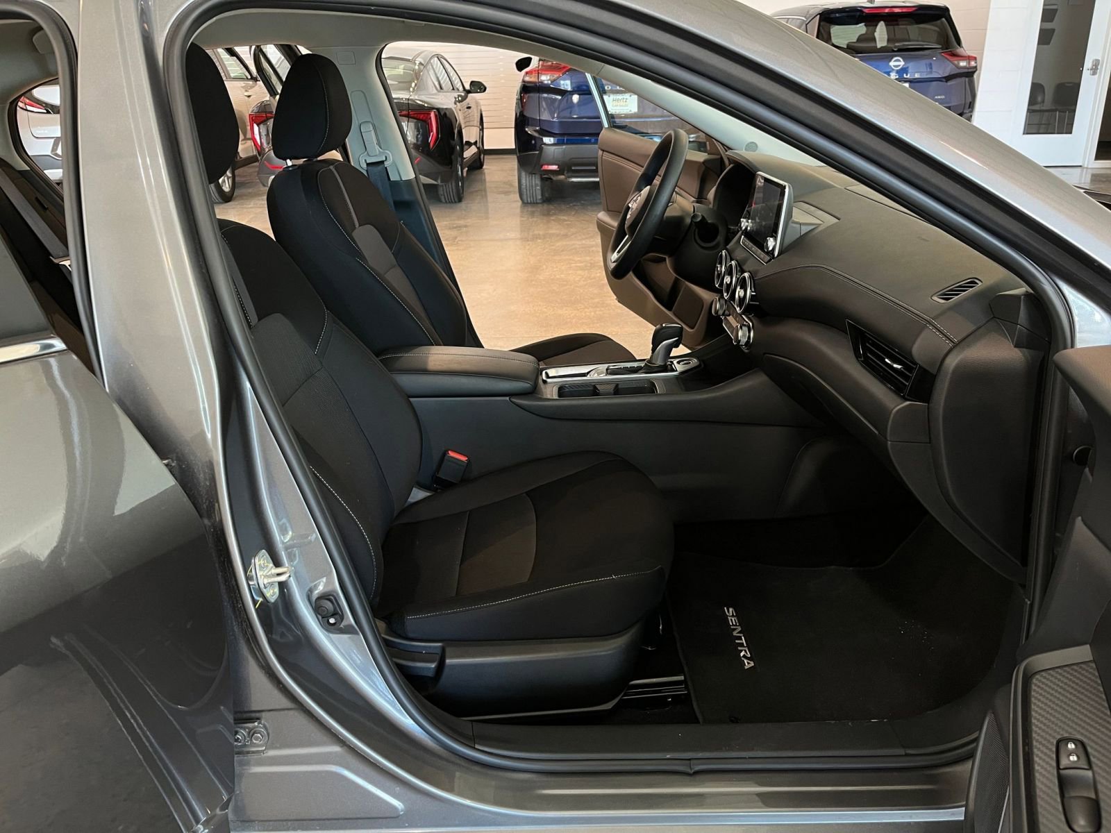 Used 2025 Nissan Sentra SV image 35