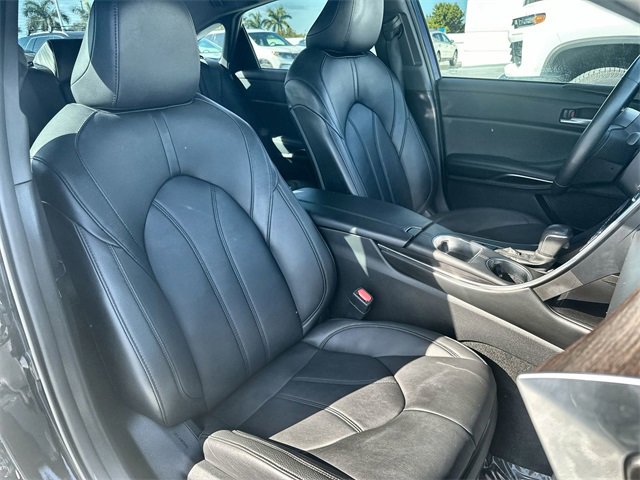 Used 2022 Toyota Avalon XLE w/ Moonroof Package image 28