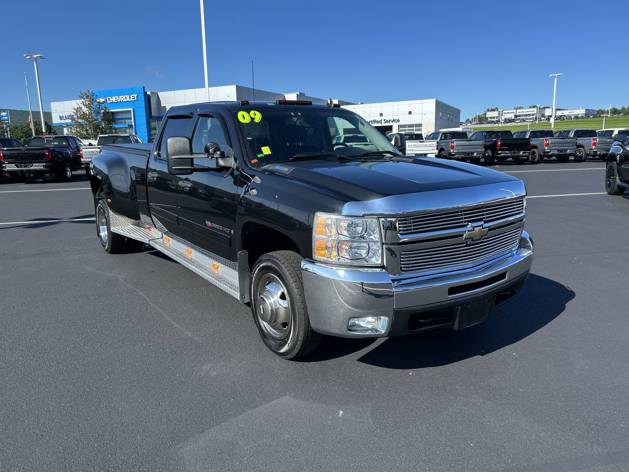 Used 2009 Chevrolet Silverado 3500 LT w/ Interior Plus Package AWD/4WD image 1