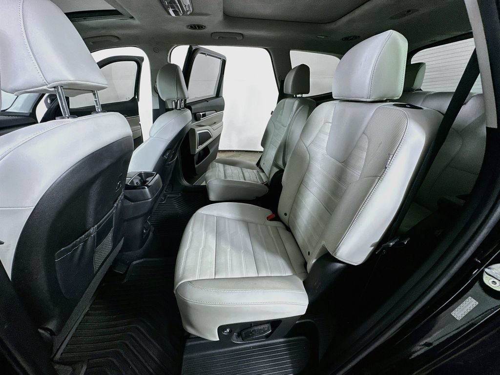 Used 2024 Kia Telluride SX Prestige AWD/4WD image 17