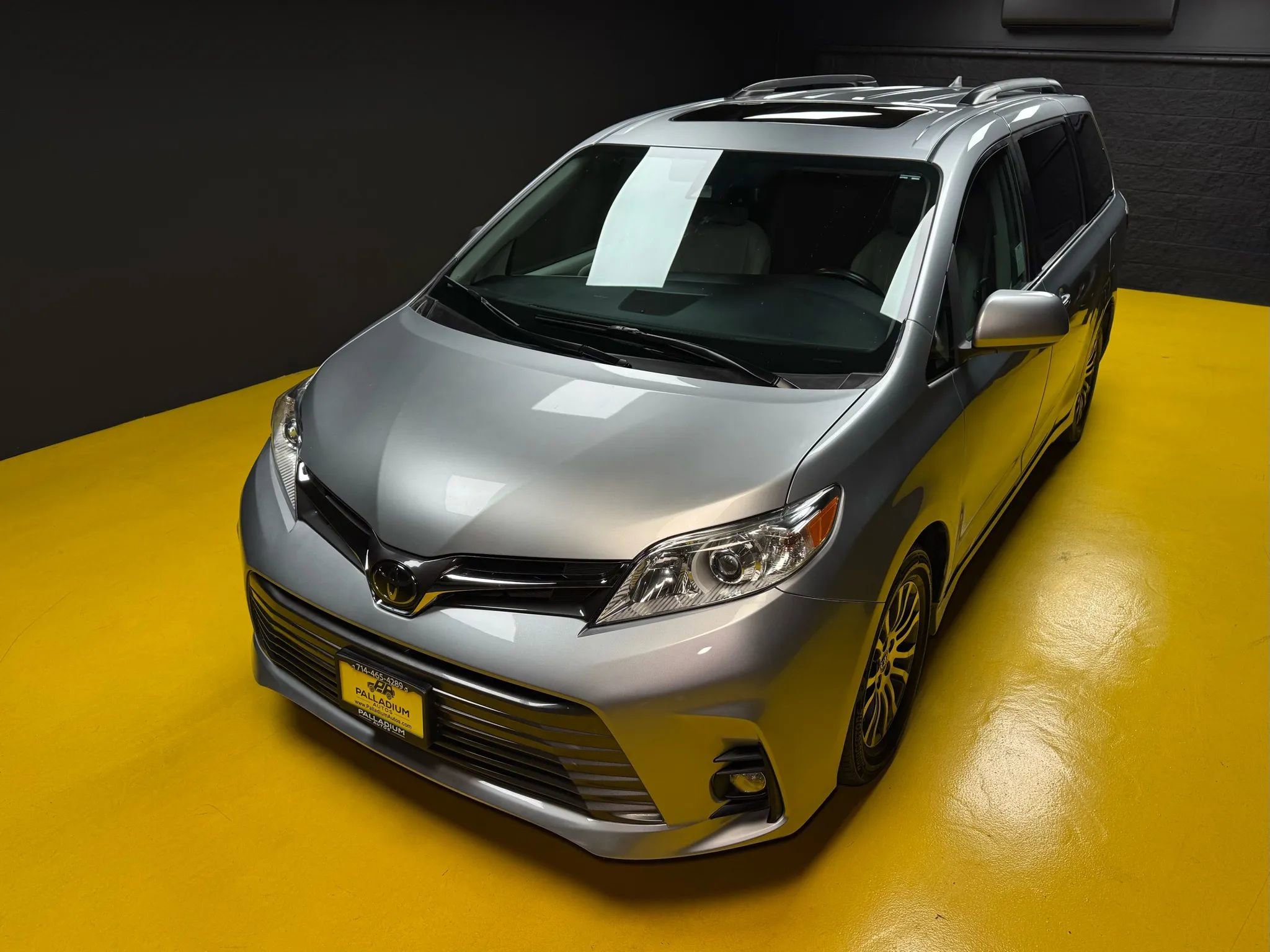 Used 2019 Toyota Sienna XLE FWD image 53