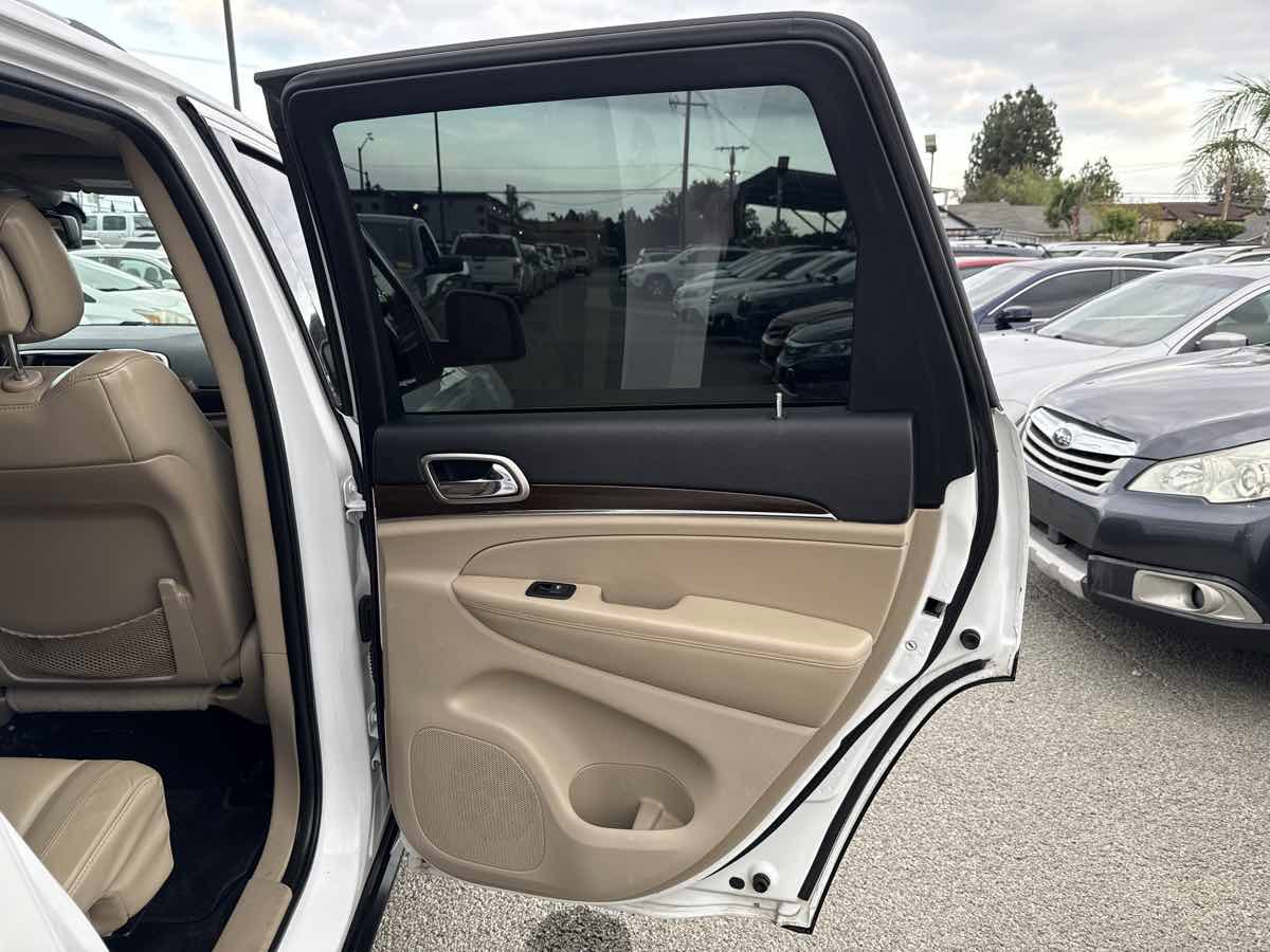 Used 2015 Jeep Grand Cherokee Limited RWD image 22