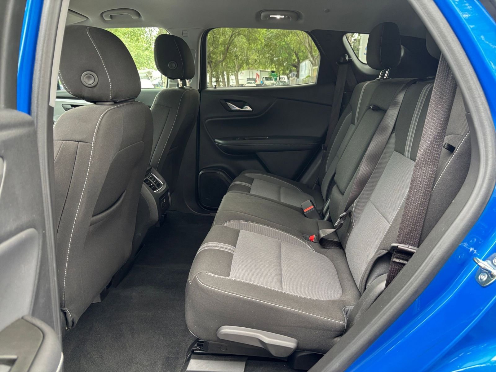 Used 2025 Chevrolet Blazer LT FWD image 39