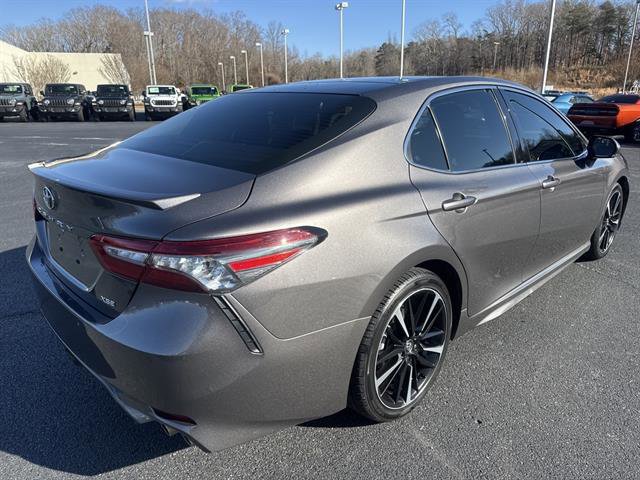 Used 2018 Toyota Camry XSE image 5