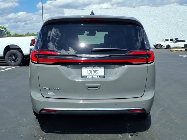 Used 2023 Chrysler Pacifica Touring-L FWD image 31