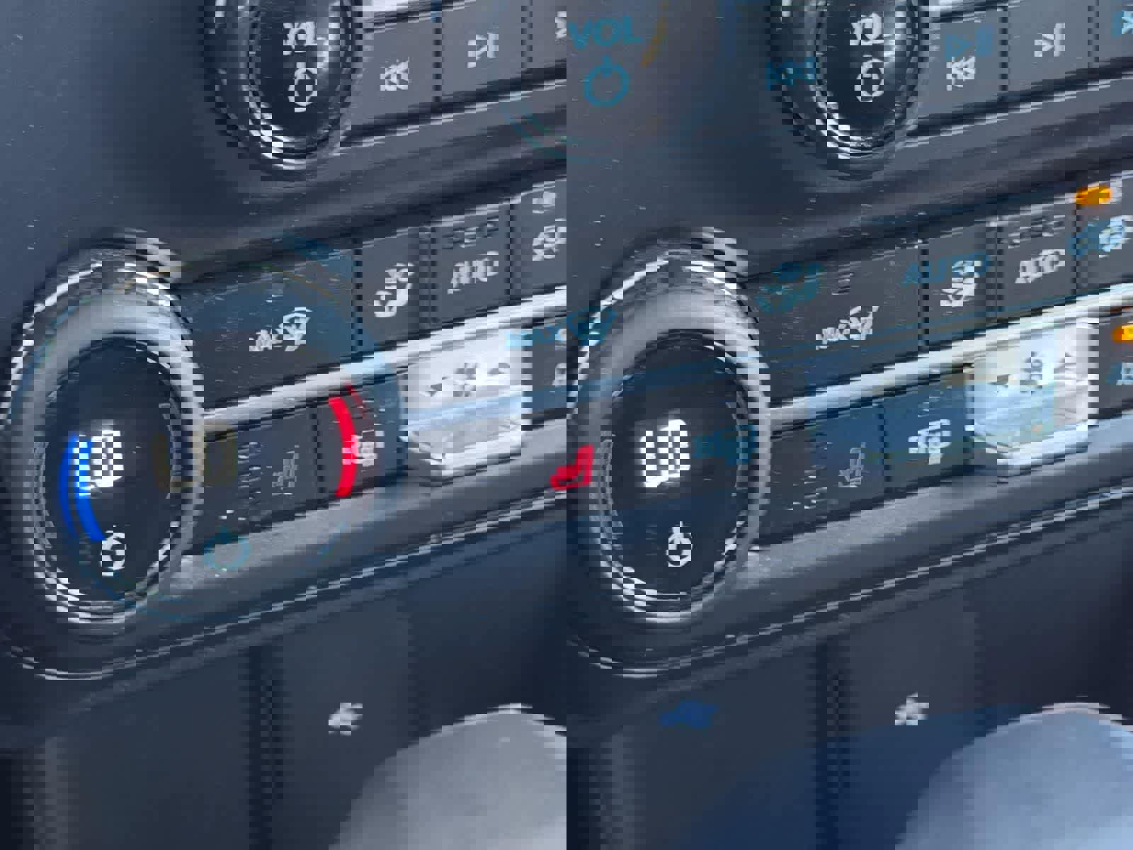 Used 2023 Ford Bronco Badlands image 21