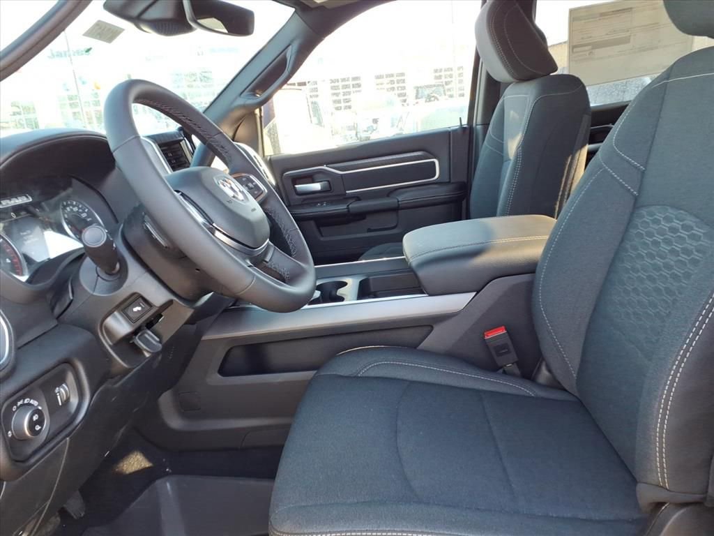 New 2026 RAM 2500 Big Horn AWD/4WD image 15
