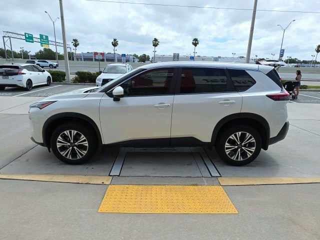 Used 2023 Nissan Rogue SV image 7