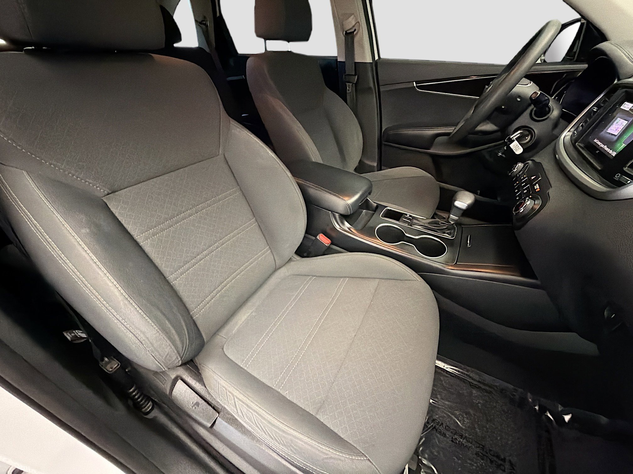 Used 2020 Kia Sorento L image 13