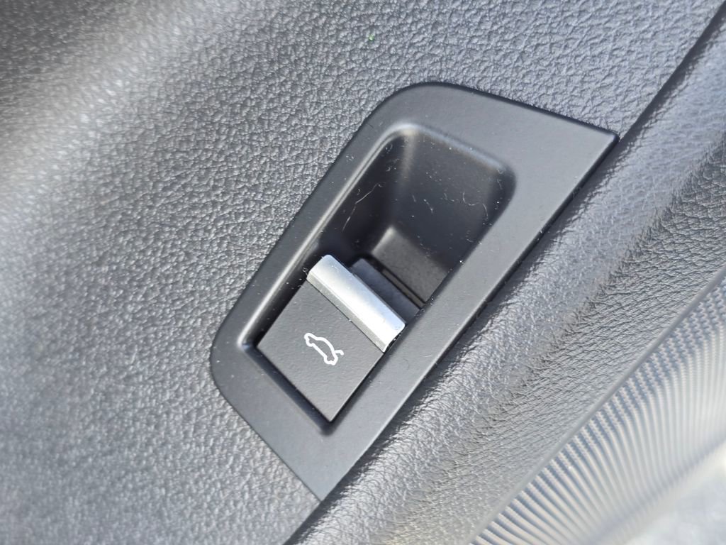 Used 2023 Audi Q7 3.0T Premium w/ Convenience Package image 23