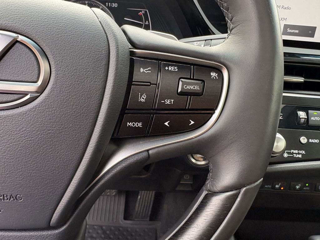 Used 2023 Lexus ES 350 Ultra Luxury w/ Accessory Package (Z2) image 17