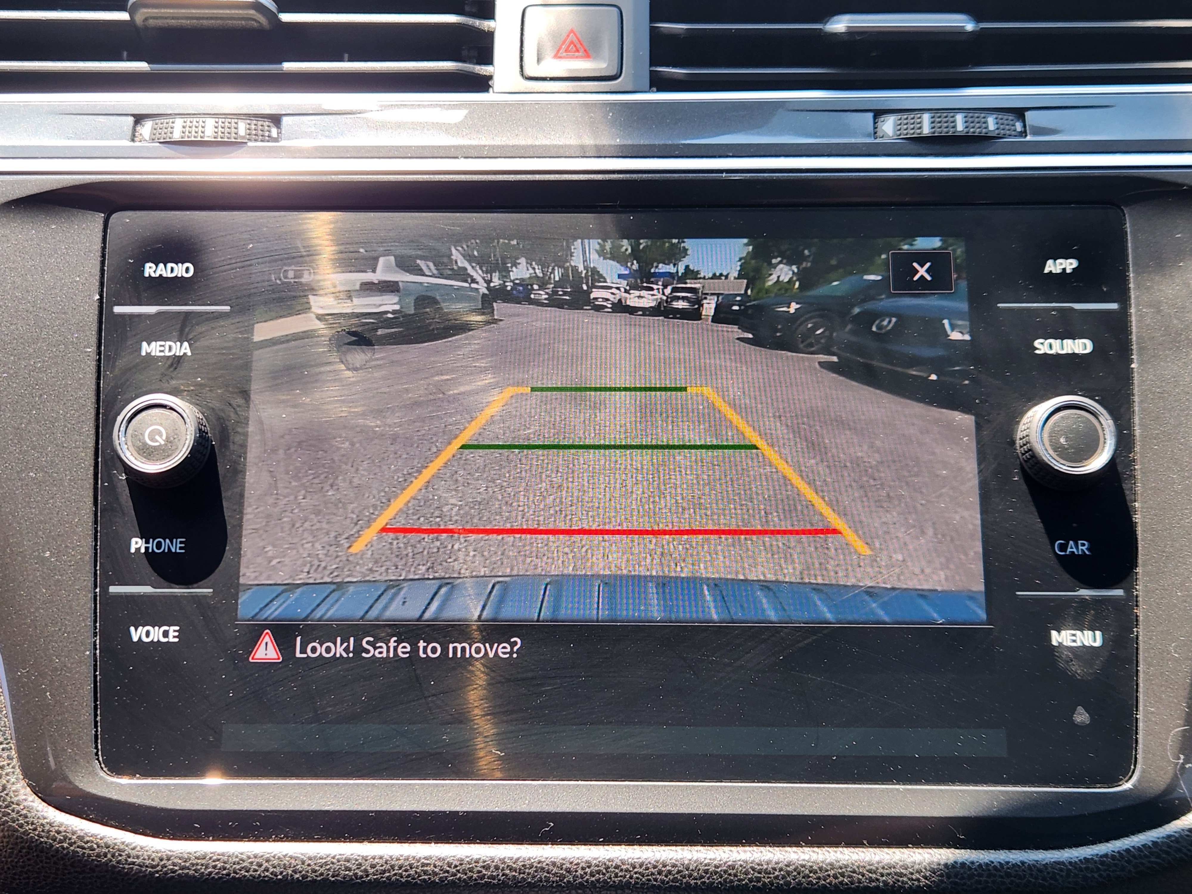 Certified 2022 Volkswagen Tiguan SE R-Line FWD image 13