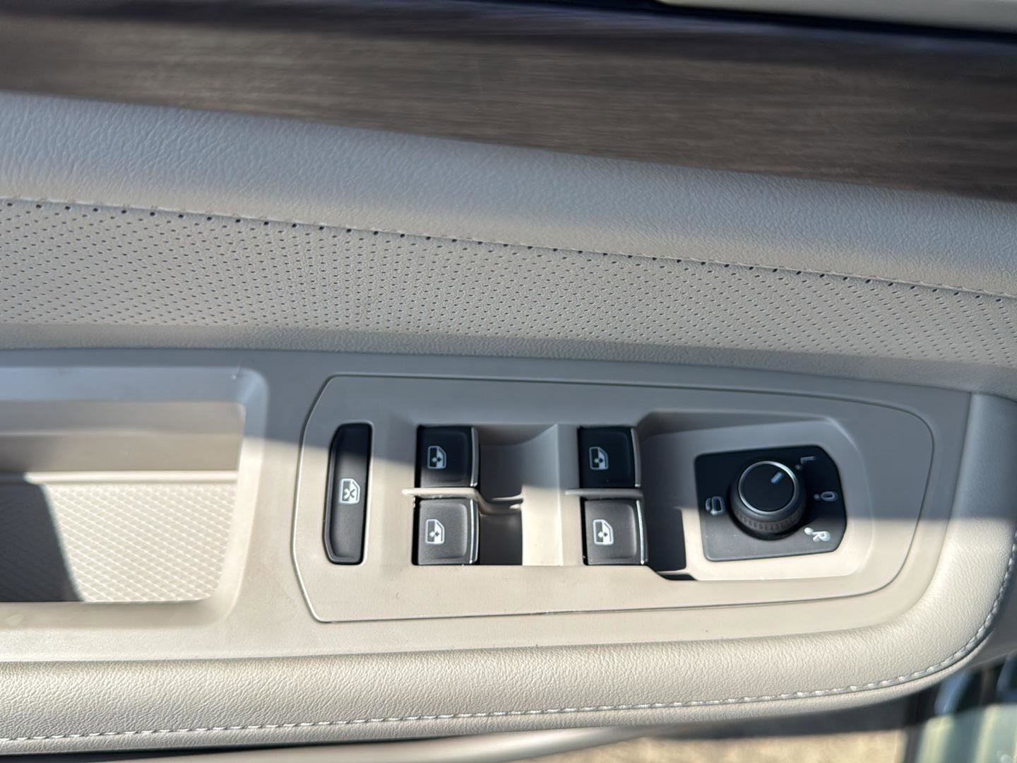 New 2026 Volkswagen Atlas SEL Premium R-Line image 24