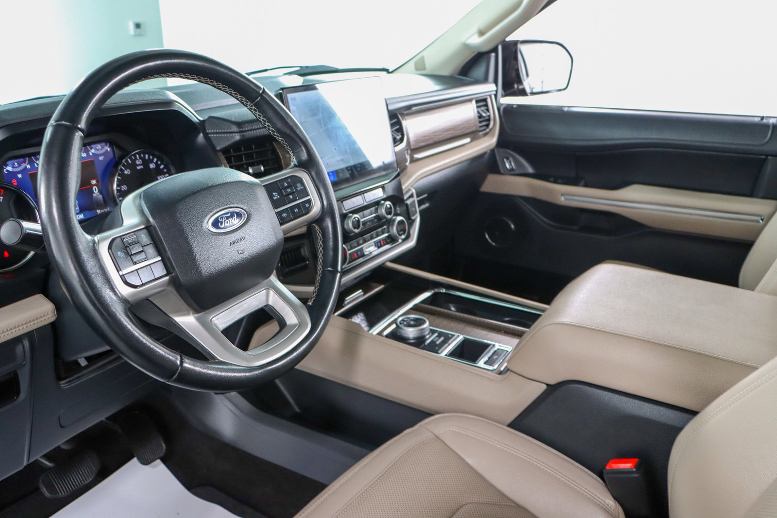 Used 2023 Ford Expedition Max Limited image 26