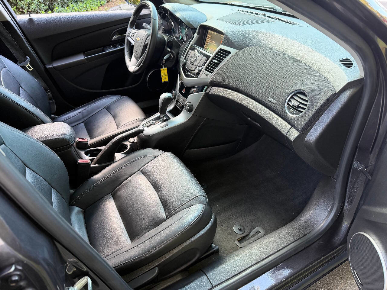 Used 2014 Chevrolet Cruze Diesel w/ Enhanced Safety Package FWD image 25