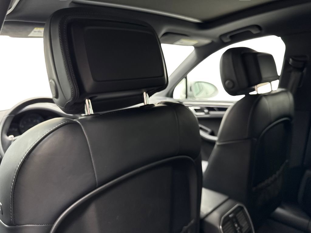 Used 2023 Porsche Macan image 34