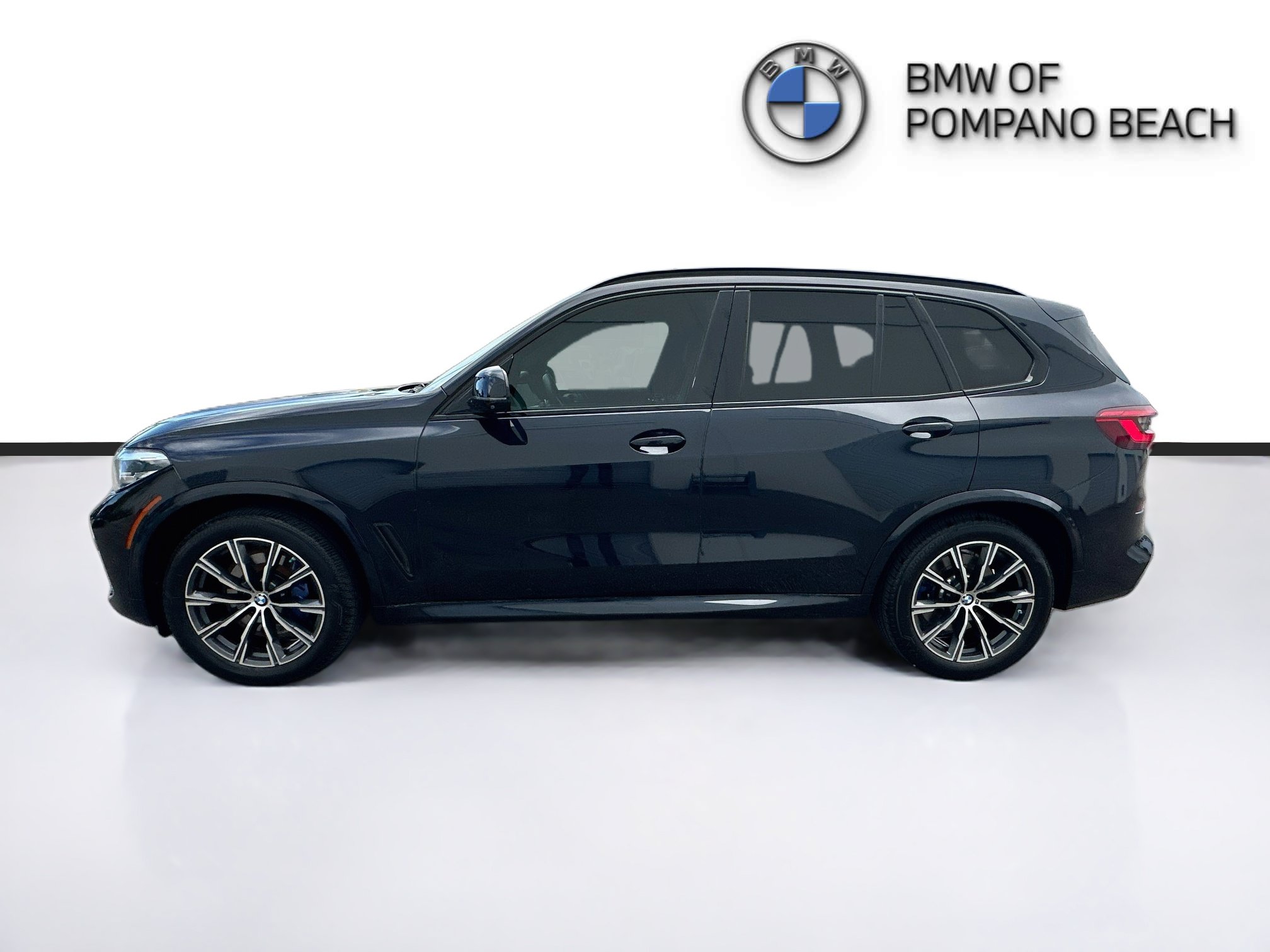 Used 2019 BMW X5 xDrive40i w/ M Sport Package AWD/4WD image 4