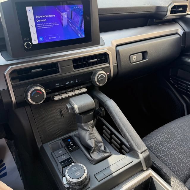 Used 2025 Toyota 4Runner SR5 AWD/4WD image 21