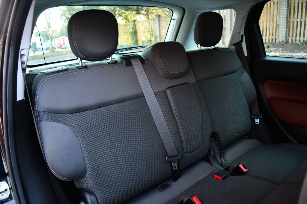 Used 2014 FIAT 500L Trekking w/ Popular Equipment Group image 14