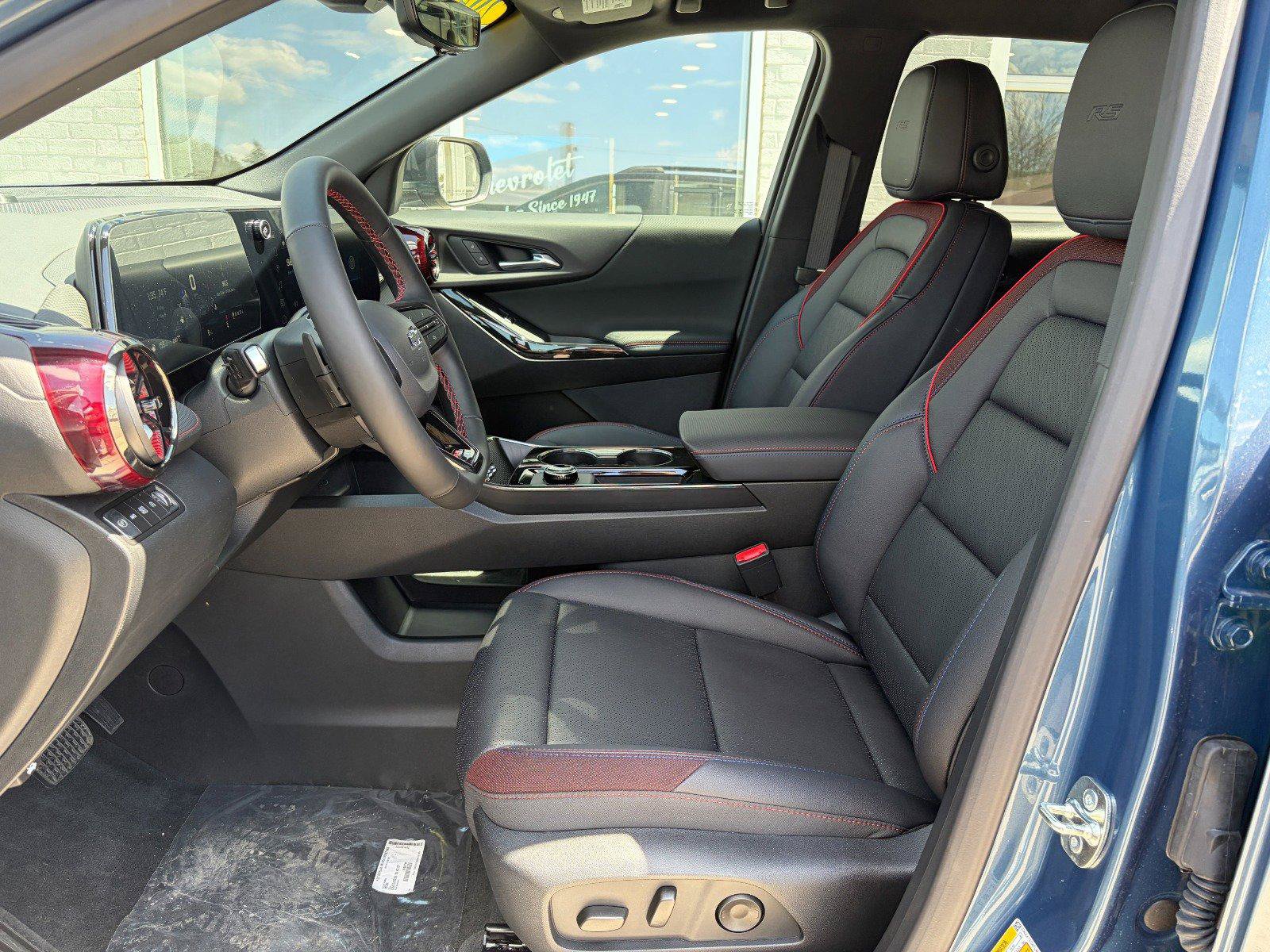 New 2026 Chevrolet Equinox RS w/ Convenience Package III AWD/4WD image 8