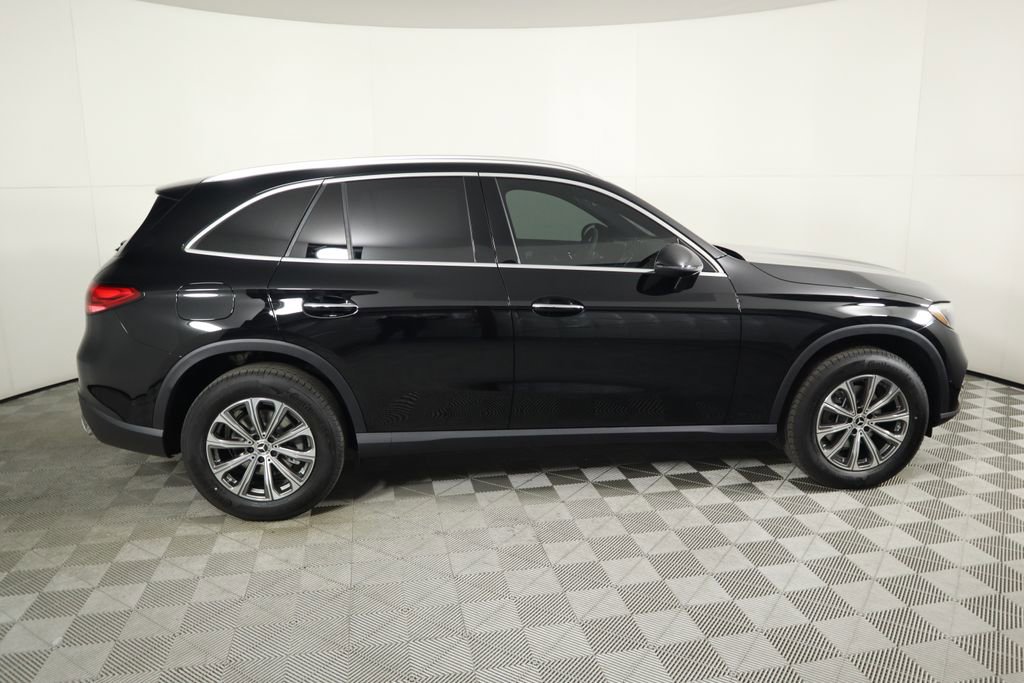 Used 2025 Mercedes-Benz GLC 300 image 4
