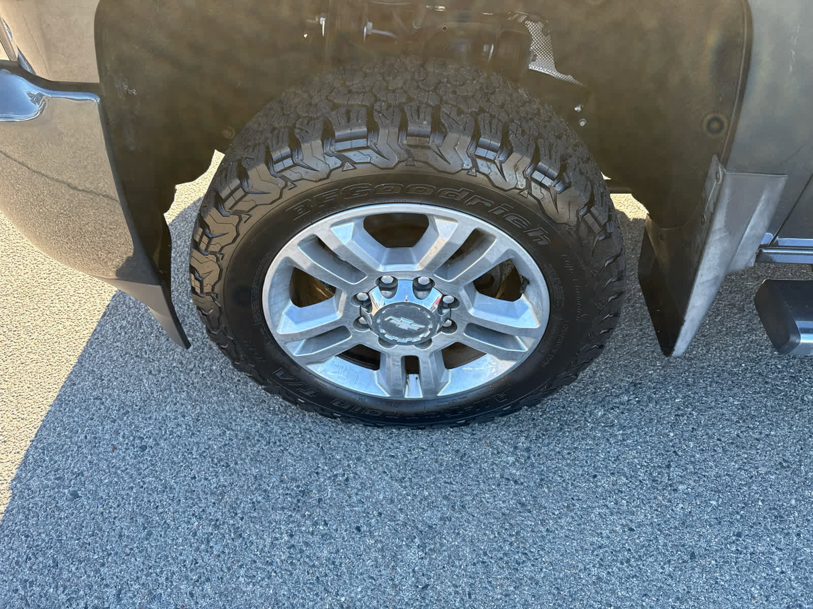 Used 2019 Chevrolet Silverado 2500 High Country w/ Snow Plow Prep Package image 9