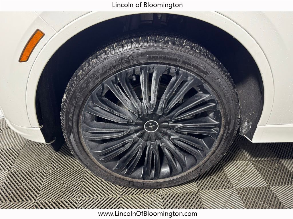 Certified 2025 Lincoln Aviator Black Label image 12