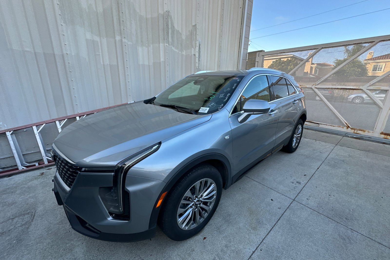 Used 2024 Cadillac XT4 Premium Luxury image 2