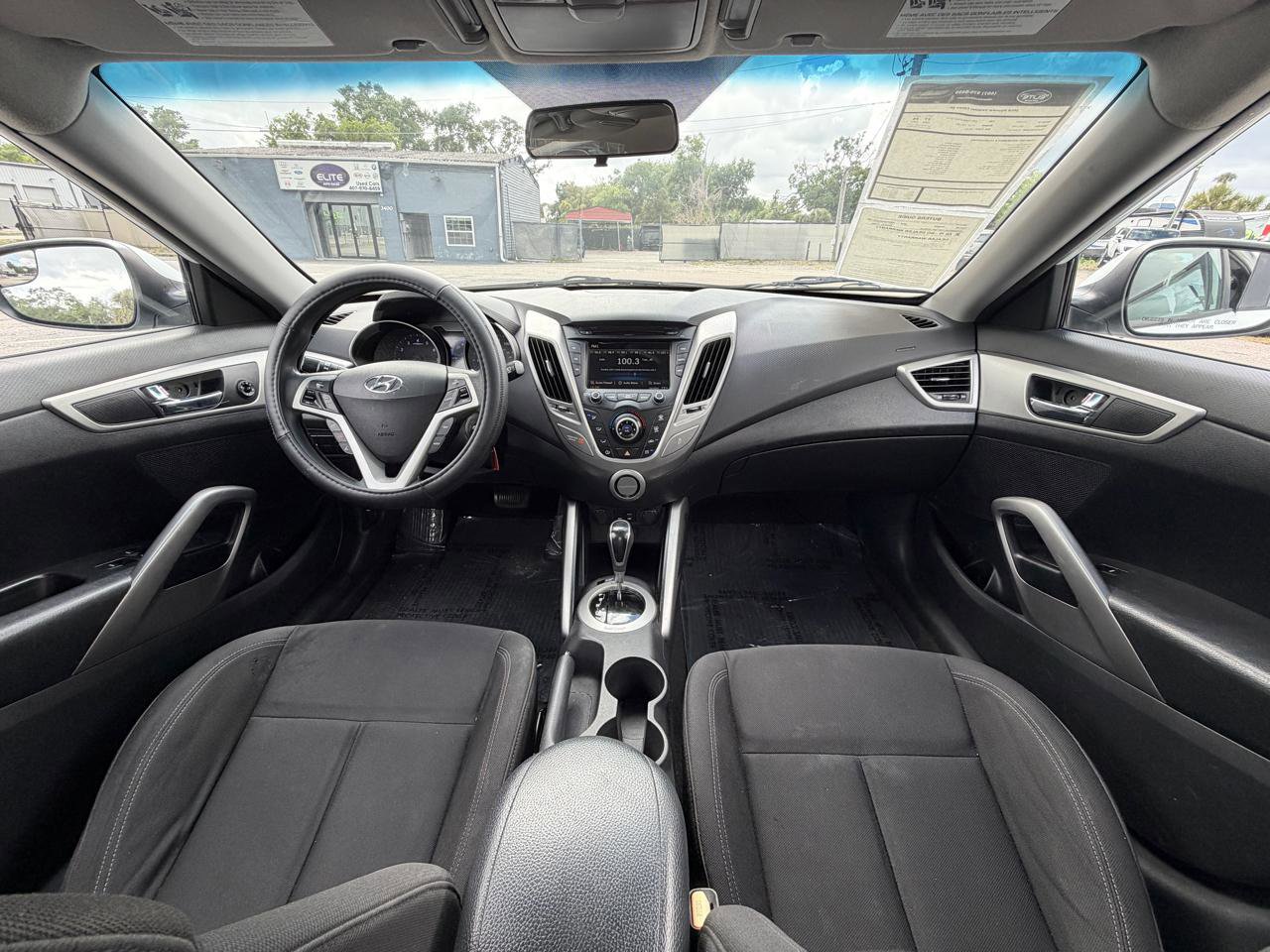 Used 2016 Hyundai Veloster FWD image 19