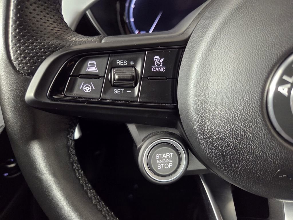 Used 2024 Alfa Romeo Giulia Veloce image 19