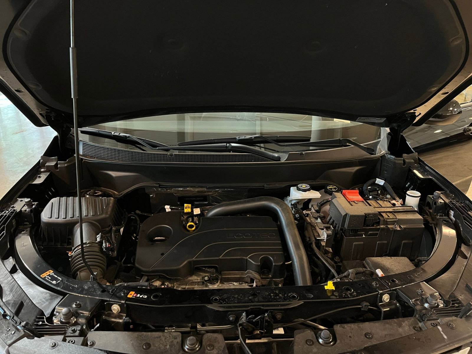 Used 2025 Chevrolet Equinox LT FWD image 32