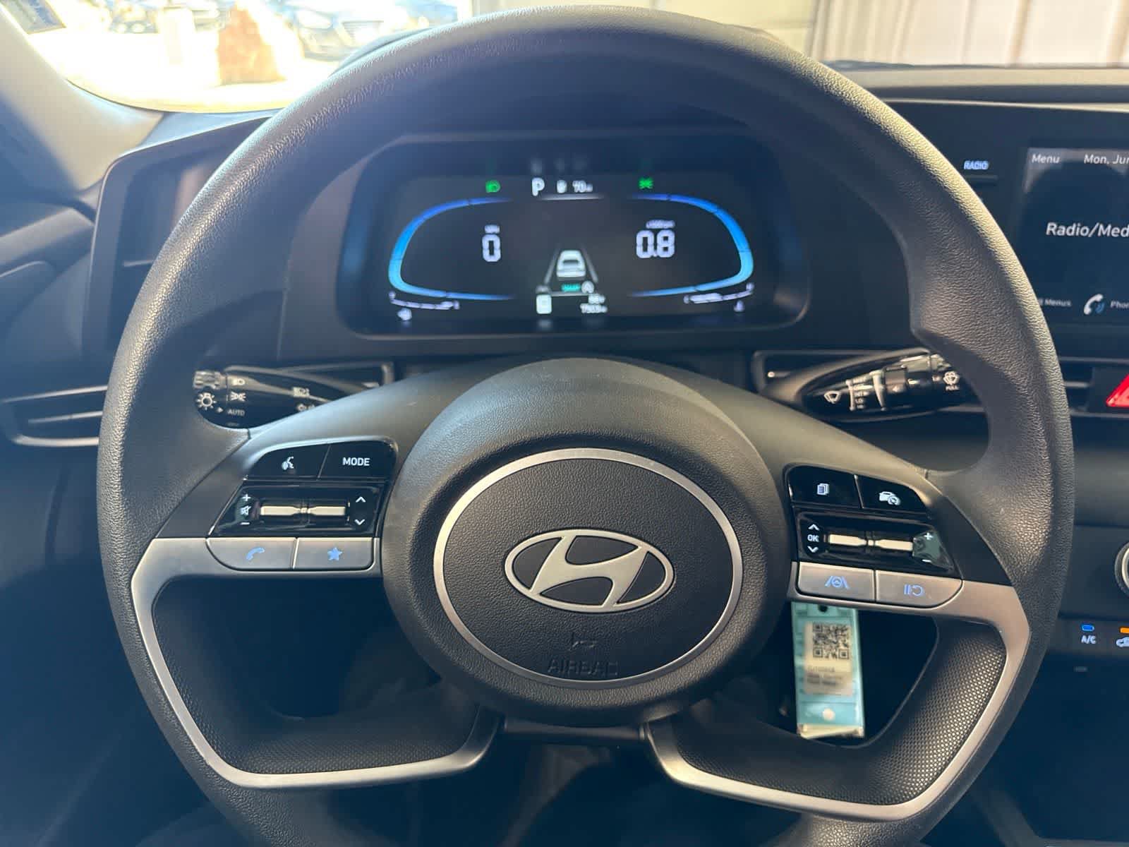 Certified 2026 Hyundai Elantra SE FWD image 21