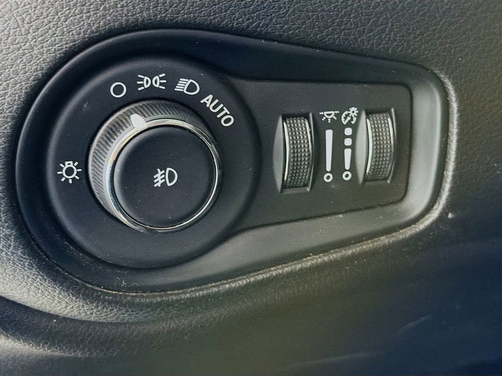 Used 2023 Jeep Renegade Trailhawk w/ Sun/Sound Group image 12