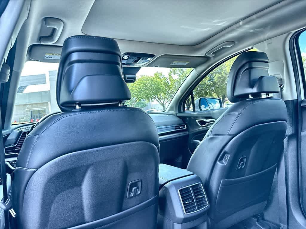 Used 2025 Kia Sportage EX w/ Premium Package FWD image 23