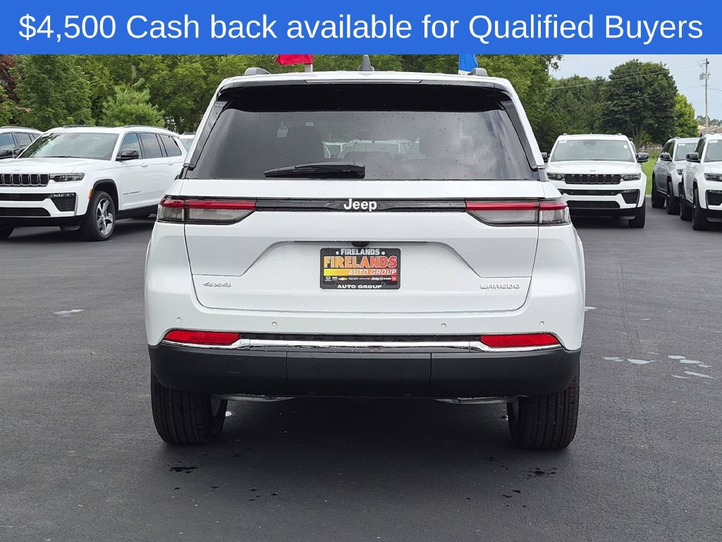 New 2026 Jeep Grand Cherokee Laredo w/ Trailer Tow Package AWD/4WD image 4