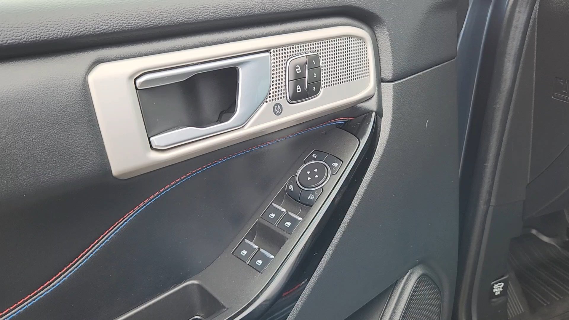 Used 2023 Ford Explorer ST w/ ST Appearance Package image 7