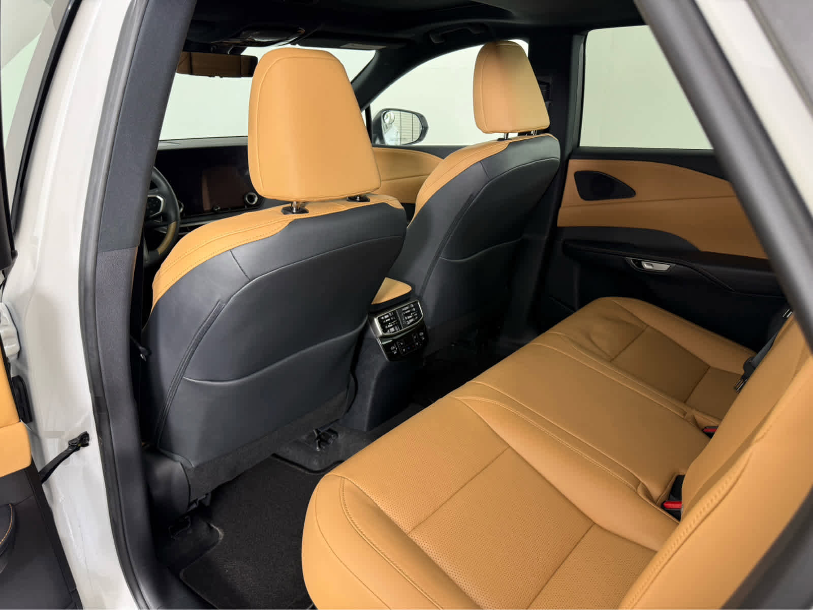 Used 2023 Lexus RX 350 w/ Cold Area Package AWD/4WD image 13