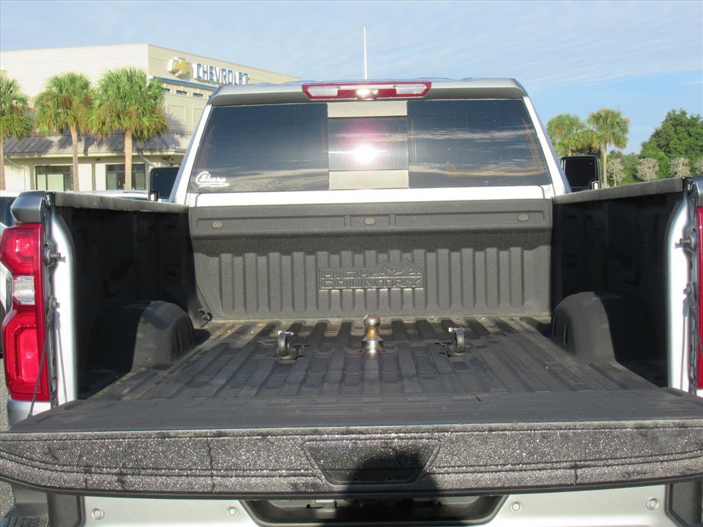 Used 2024 Chevrolet Silverado 2500 High Country w/ Technology Package image 6