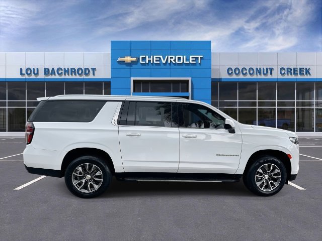 Used 2024 Chevrolet Suburban LT RWD image 9