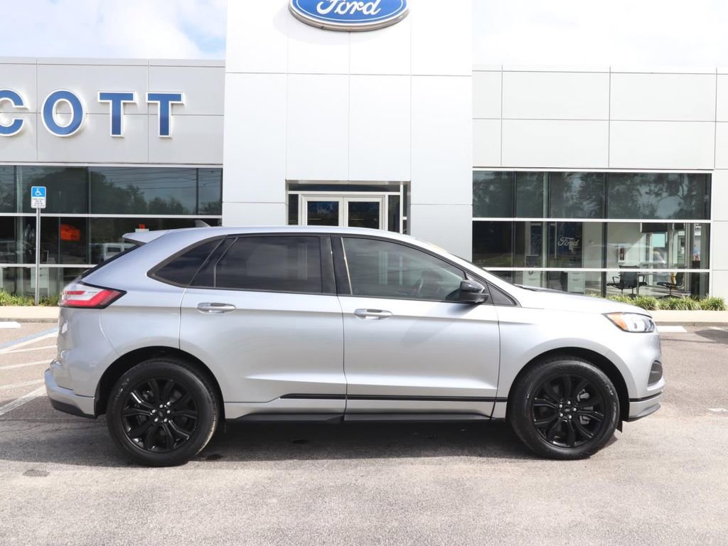 Certified 2023 Ford Edge SE w/ Black Appearance Package AWD/4WD image 15
