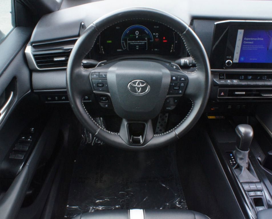 Used 2025 Toyota Camry SE FWD image 5