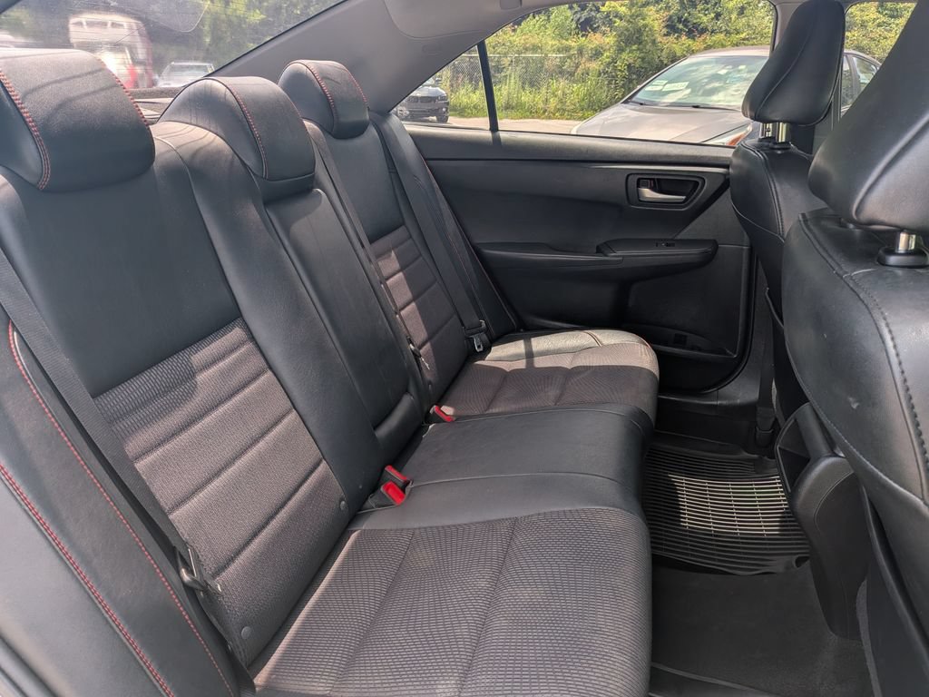 Used 2016 Toyota Camry SE FWD image 24